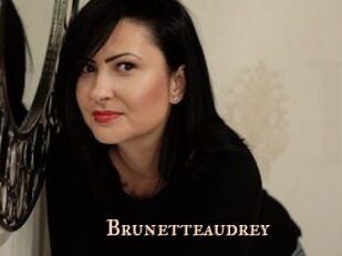 Brunetteaudrey