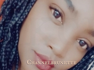 Channelbrunette