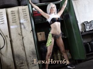LunaHoty69