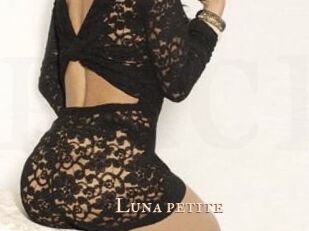 Luna_petite