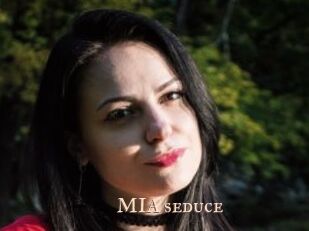 MIA_seduce