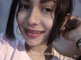 Mia_Bonnet