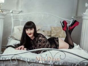 Mia_Dear_