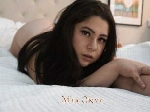 Mia_Onyx