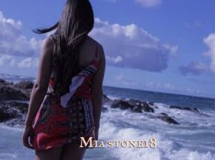 Mia_stone18