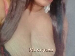 Monique22