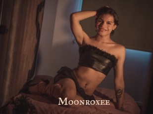 Moonroxee