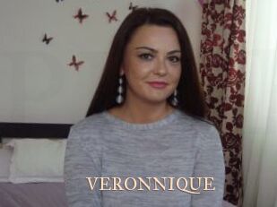 VERONNIQUE_